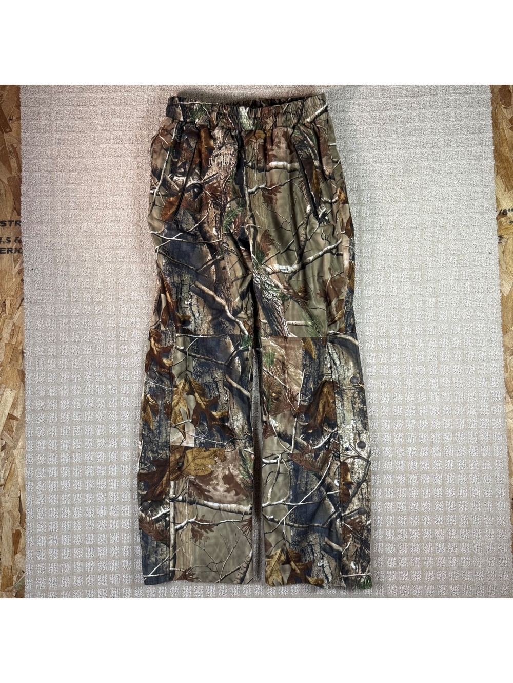 Cabela’s Realtree Camo Hunting Pants Small Waterproof